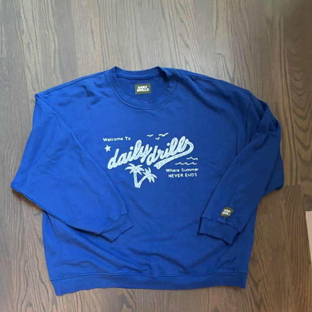 DAILY DRILLS Blue Fleece Graphic Logo Crewneck Pullover Sweatshirt Beach Large/X - Picture 1 of 7
